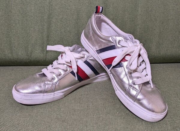 【美品】Tommy Hilfigerトミーヒルフィガー スニーカー 26〜26.5cm