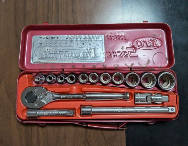 KTC ハイクオリティ ソケットレンチセット(9.5sq) B211