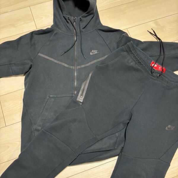 Nike テックフリース ブラック