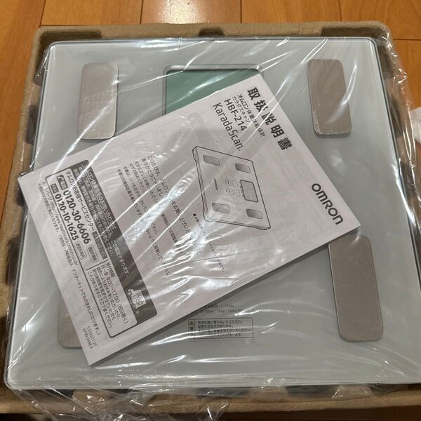 【未使用】カラダスキャン 体重体組成計 HBF-214-W (ホワイト)