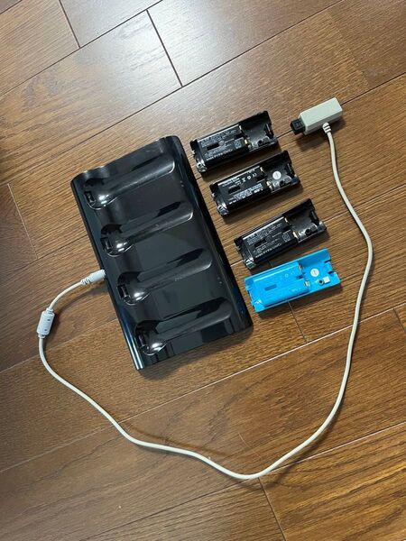 ジャンク★希少レア★リモコンカバー付き対応★Wiiリモコン用非接触充電セット★4台同時★置きラク!リモコンチャージ (ブラック)