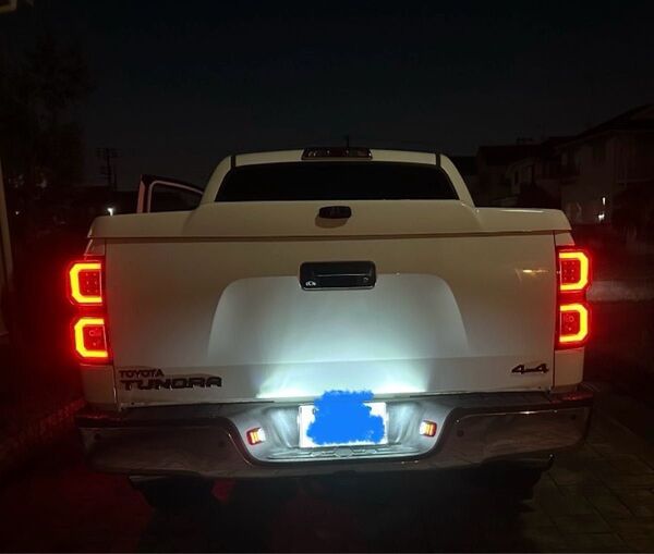 トヨタ タンドラ LED ナンバー灯