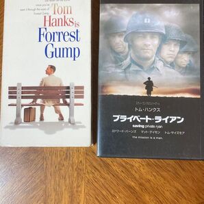 トムハンクス VHS:①フォレスト ガンプ(輸入版) と ②プライベート ライアン(字幕付き)