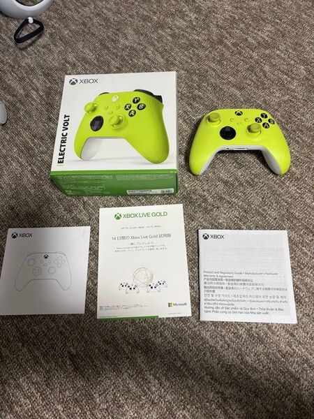 Xbox ワイヤレス コントローラー (エレクトリック ボルト)