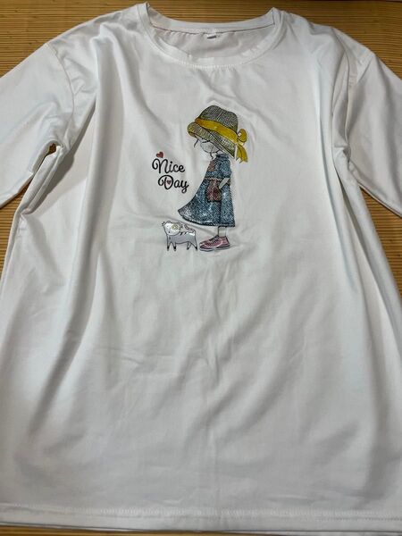 ロングTシャツ 白 女の子と犬のイラスト