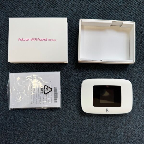 Rakuten WiFi Pocket Platinum ホワイト