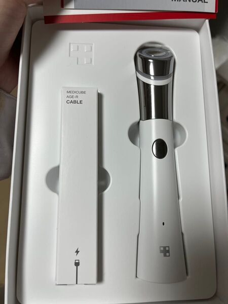 メディキューブ ダーマエアショット MEDICUBE 美顔器