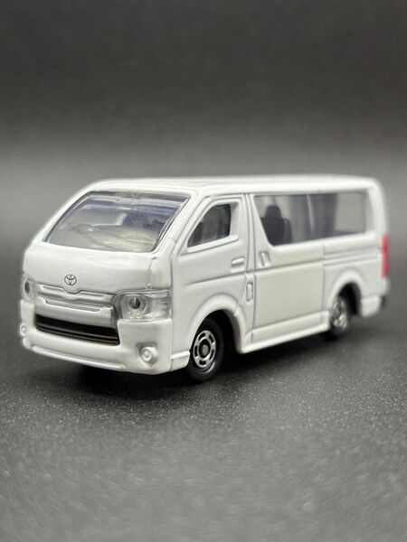 トミカ トヨタ ハイエース スーパーGL ホワイト 白 カスタム