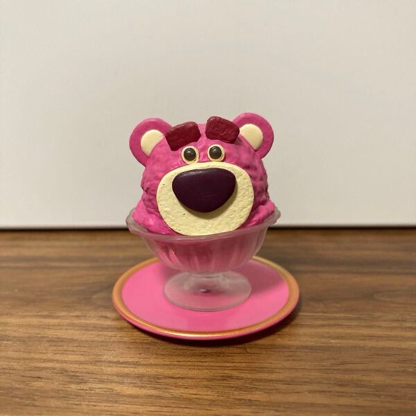 ガチャガチャ ディズニー PIXAR Characters Yummy!スイーツマスコット ロッツォ ベリーアイス