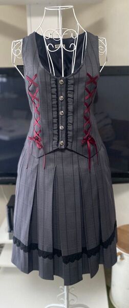 未使用品近いaxes femme レースアップベスト&ボックスプリーツミドルスカート セットアップ