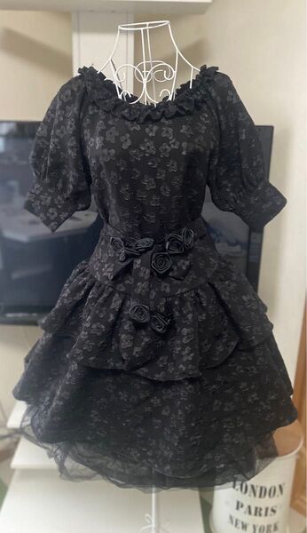 GROUP OF UNIVERSE漆黒の宵闇に咲く花模様ジャガードワンピース ロリータ 白雪姫