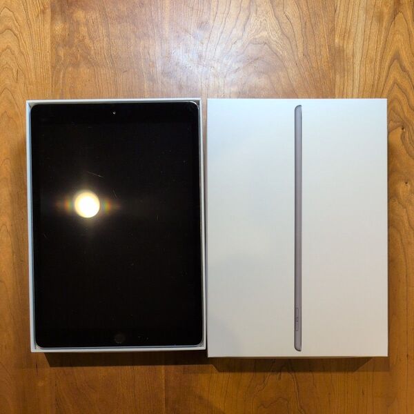 ★美品★iPad (第8世代) Wi-Fi 32GB スペースグレイ バッテリー90%以上