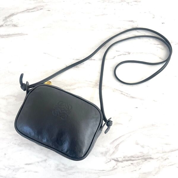 美品!!LOEWE ロエベ ミニショルダーバッグ 斜め掛け 黒 正規品 ゴールド レザー ヴィンテージ 本革
