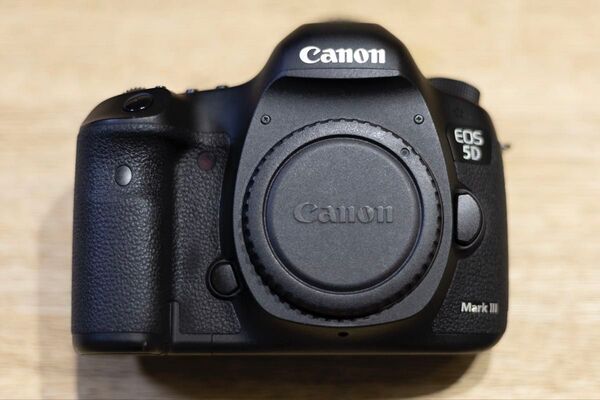 【美品】キヤノン EOS 5D MarkⅢ ボディ
