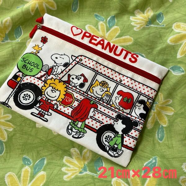 PEANUTS スヌーピー フラットポーチ