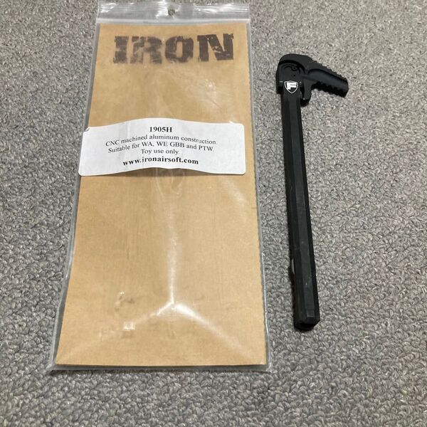 IRON FORTIS チャージングハンドル レプリカ