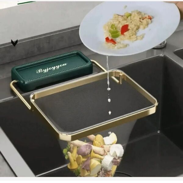 三角コーナー【新品】剥がせるテープ/簡単/水切りネット/タオルスタンド/生ゴミ/折りたたみ/軽量