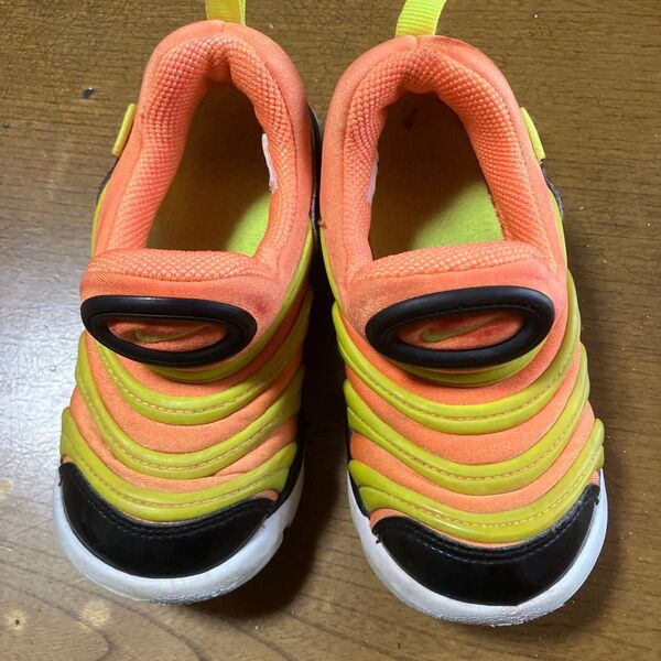 NIKE ダイナモ キッズスニーカー オレンジ 15cm