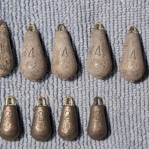 ナス型オモリ4号10個、2号6個。ナツメ1号のセット