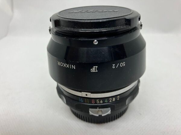 Nikon NIKKOR AUTO 50mm F2★フード、前後キャップ付き