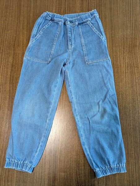 (^^♪ UNIQLO キッズ ジーンズ 140㌢ ①