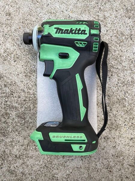 Makita TD171D インパクトドライバー、ライトグリーン、本体のみ、中古品です、マキタ 純正フックは付属します。送料無料