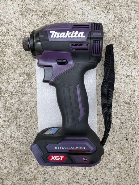 Makita TD002G インパクトドライバー、パープル 本体のみ、中古品です、マキタ 純正フックは付属します。送料無料