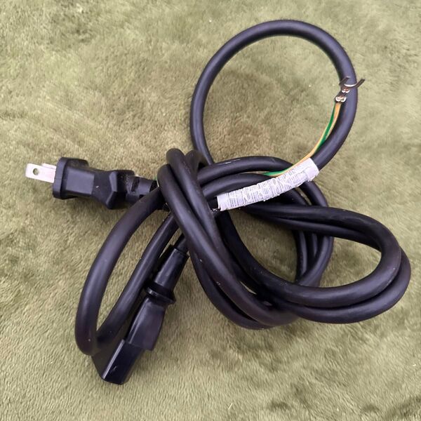 【業務用】3P対応 電源コード アース付き 約1.8m IEC C13 パソコン/モニター/機器用