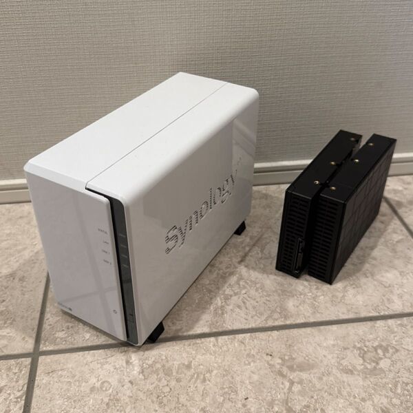 Synology DS220j SSD 2.5インチ変換マウンタx2付き