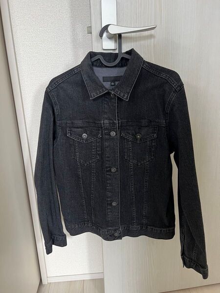 新品未使用 UNIQLO デニムジャケット デニム ジャケット ブラック 黒 L 長袖 綿99% 黒ジャケット 春 夏 秋 冬