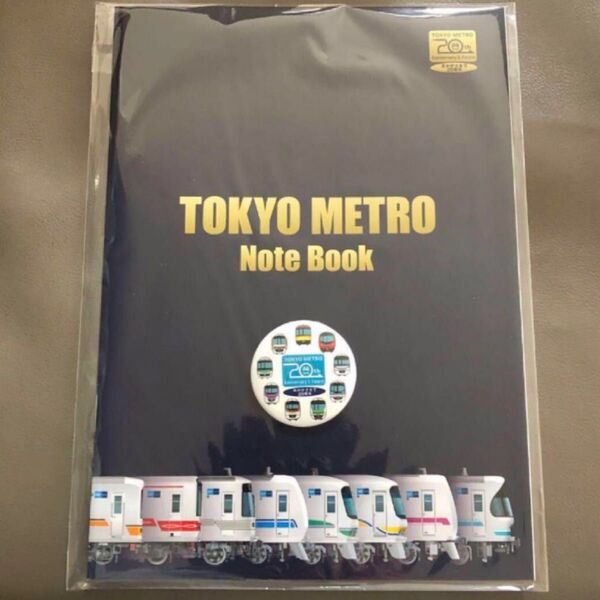 東京メトロのノートと缶バッジ(スタンプラリーの景品)