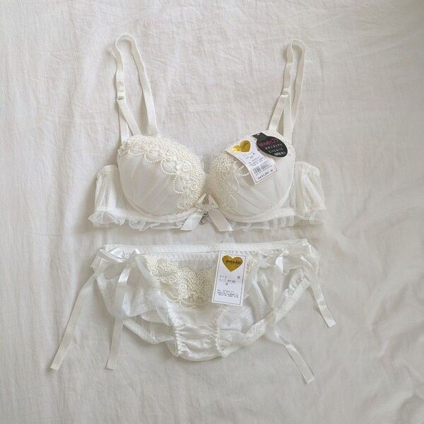 ピーカーブー シフォンフリルブラジャー(A75)&ショーツ(M)