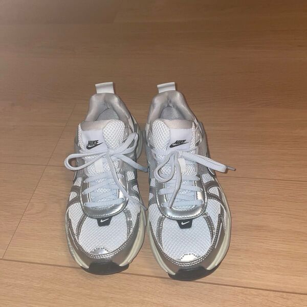 NIKE ナイキ V2K ラン シルバー 23.5cm