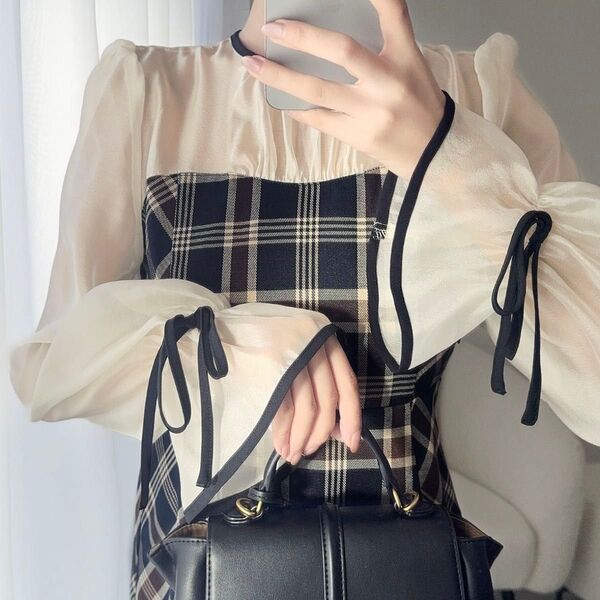 mily bilet 上品でフェミニン シャイニーシアードッキング Iラインチェック長袖ワンピース