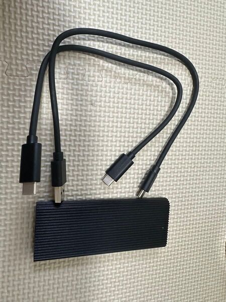 外付けSSDケース10Gbps USB-A,USB-Cケーブル付き