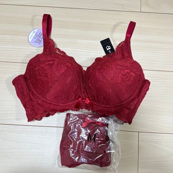 エメフィール カシュクールレース脇高ブラR ショーツ セット 谷間 育乳ブラ パンツ 補正下着 おしゃれ セクシー 育乳 D70