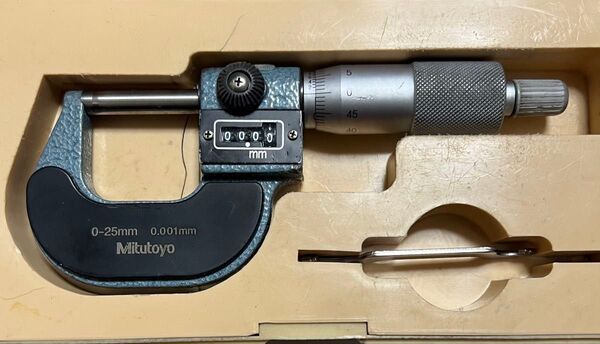 ①ミツトヨ 外側マイクロメーター No.193-111 0-25mm 0.001mm