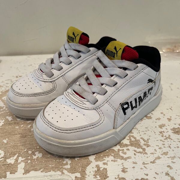 PUMAキッズスニーカー
