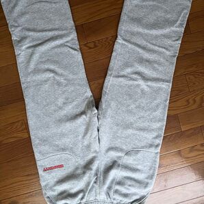 HELLO KITTY スウェットパンツ グレー ロゴ入り