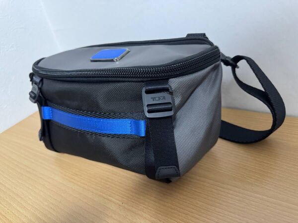 定価58300円●TUMI ALPHA BRAVO「プラトーン」232799GYB スリング ワンショルダーバッグ 国内正規品