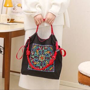 ストラップつき 2way ハンドバッグ エコバッグ トートバッグ 刺繍 黒 花柄