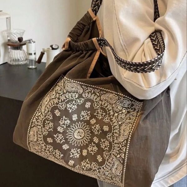 トートバッグ 斜めがけ 大容量 トート シンプル エコバッグ 刺繍バッグ ナイロン ボールアンドチェーン 新品