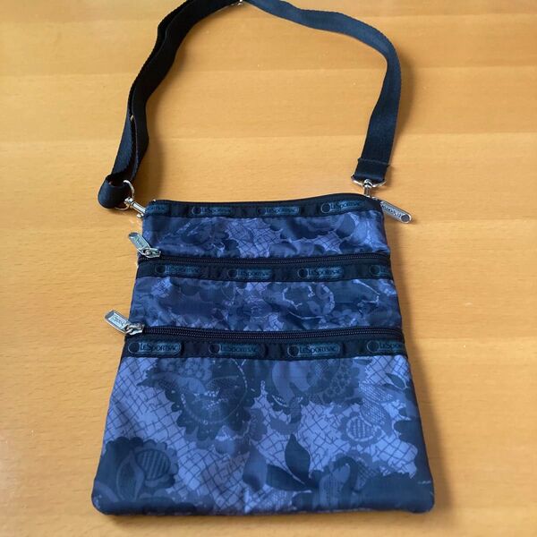 LeSportsac レスポートサック3zip CROSSBODY ショルダーバッグ ミニバッグ