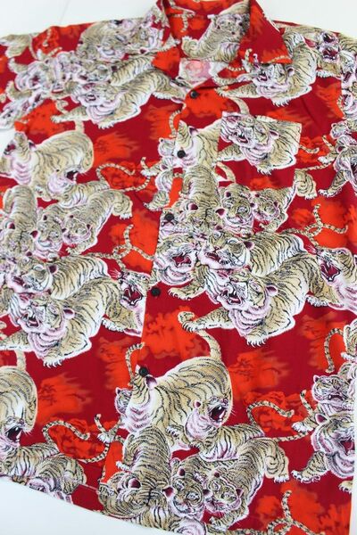 新品 Mサイズ【百虎 アロハシャツ】和柄 日本画 ハワイアン 開襟 オープンカラー RED 赤 レッド