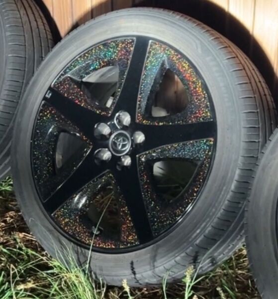 50プリウスツーリングホイール カスタム品 ラメ オーロラ 21540R17 グッドイヤー 30プリウス カスタムペイント