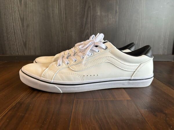 VANS ホワイトレザー ローカットスニーカーウィークリーコート 28cm