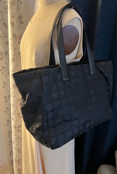正規品 シャネル ニュートラベルライン トートバッグ ブラック 黒