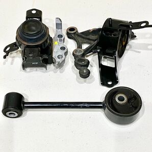 ミラ エンジンマウント ダイハツ