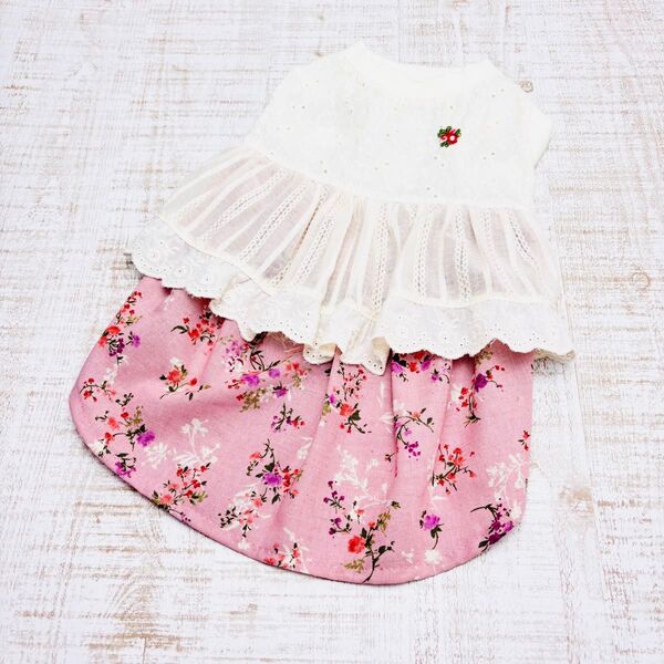 【現品限り】犬服 くすみピンク花柄 ワンピース エプロン付き 涼しげお腹メッシュ M②33