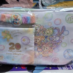 ダッフィー&フレンズ 20周年 カラフルハピネス スーベニア ランチグッズ(ランチケース、ランチクロス、バンド) 3点セット